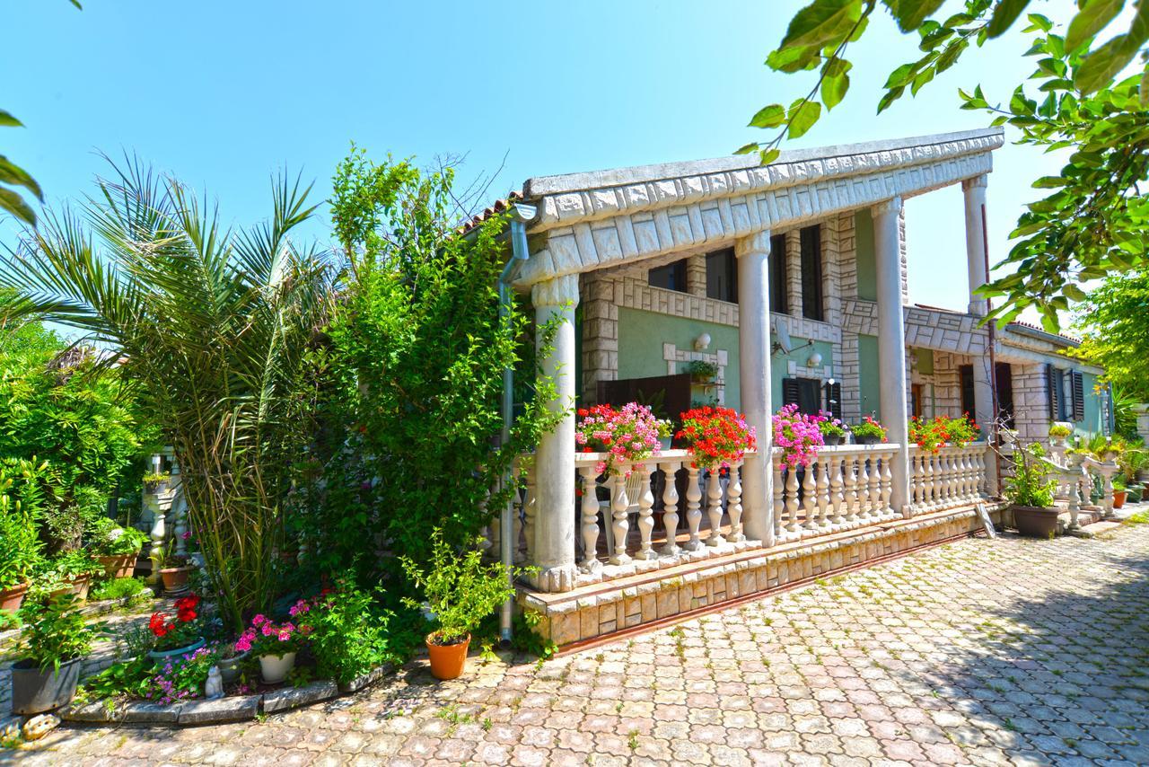 Apartments Predrag 498 เมดูลิน ภายนอก รูปภาพ